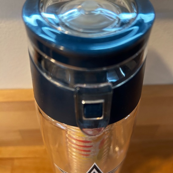 Cowboys Fruit Infuser Water Bottle -Removable Infusion Rod BPA-Free | 20oz - Picture 3 of 4